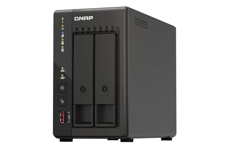 QNAP TS-253E med två diskschakt
